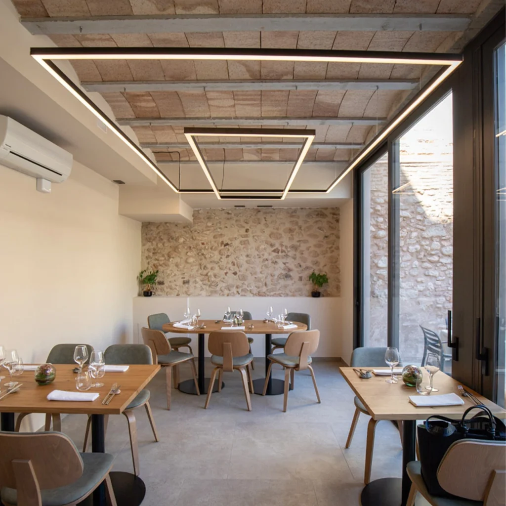Intrèpid Restaurant